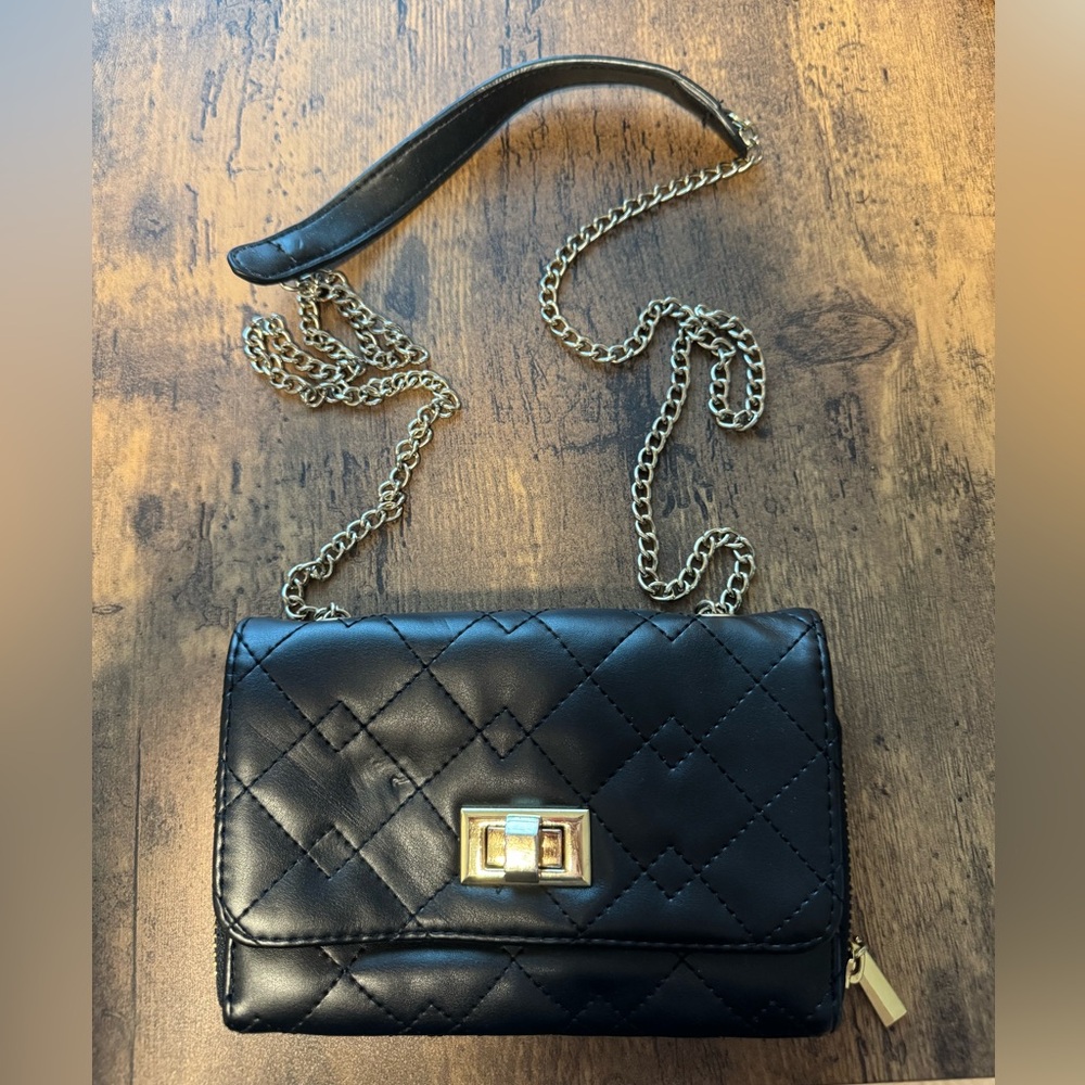 Elegant Black Quilted Chain Shoulder Bag